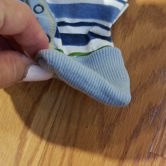 Burt's bee baby an oshkosh 0-3mo - Picture 7 of 7